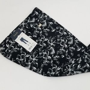 Rafaella Comfort Black Floral Print Size 10 Capris